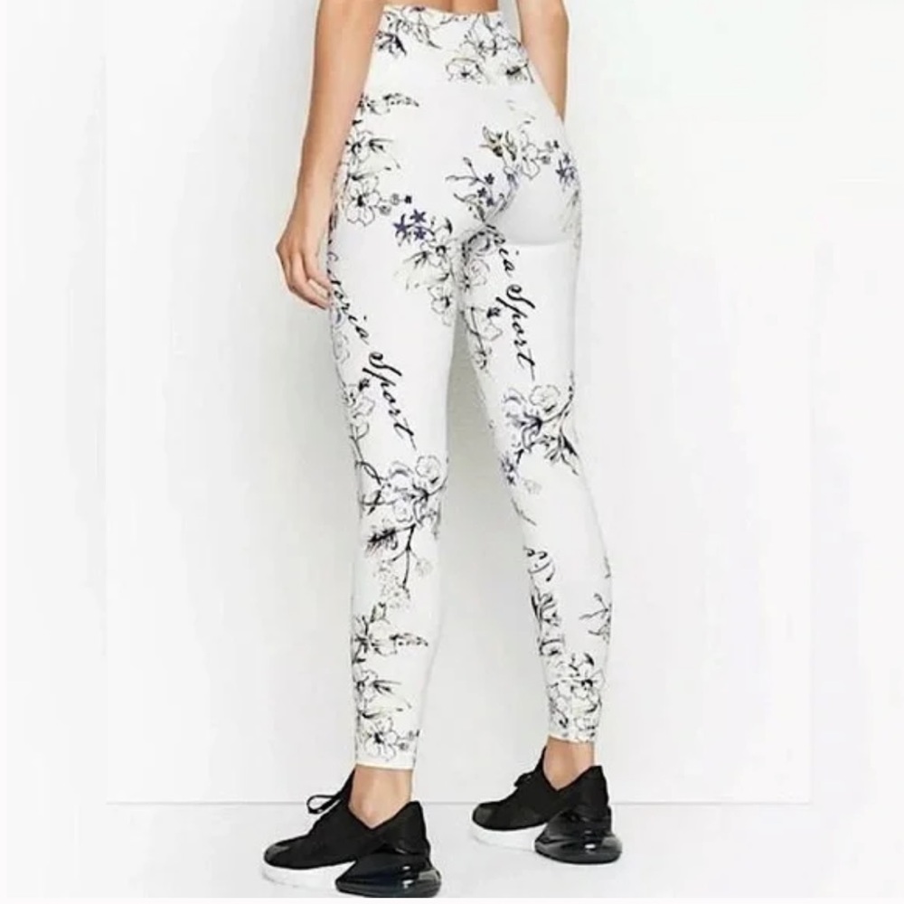 NWT Victoria’s Secret Sport, Knockout Legging, White Floral Print, Small Petite